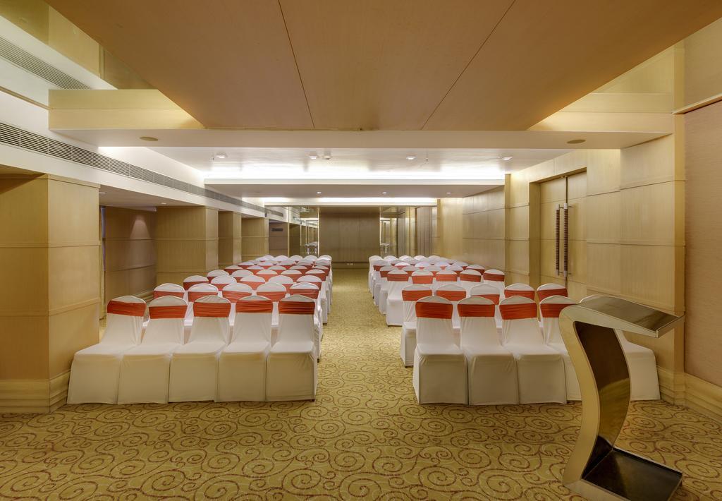 Pride Hotel, Madras Buitenkant foto
